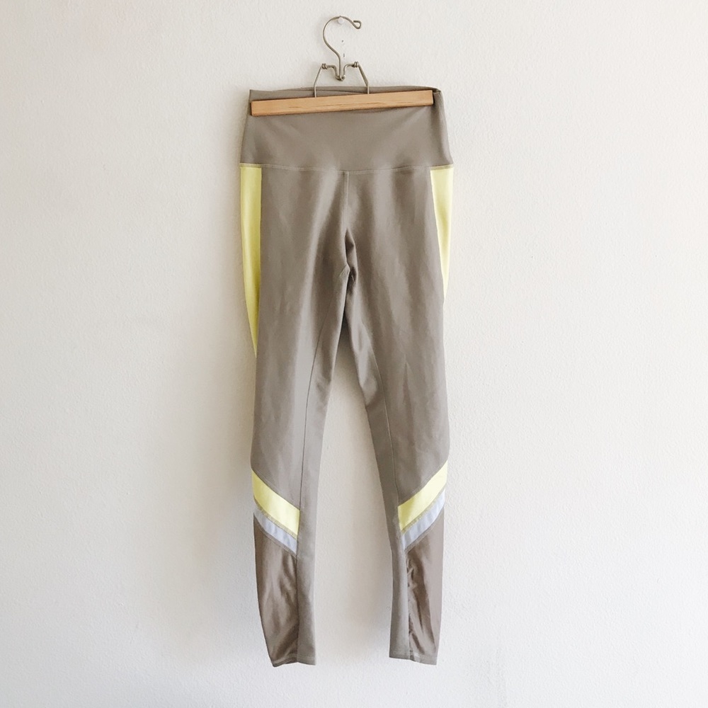 alo athletic leggings - Picture 5 of 7